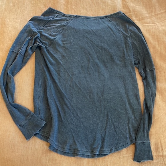 Soul Cycle cotton modal skull cross bones long sleeve distressed thermal - Picture 5 of 6